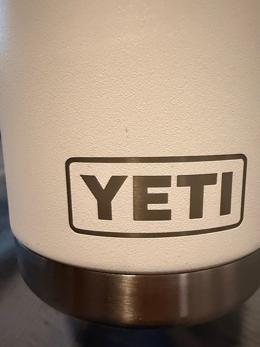 YETI Rambler 26oz White Stainless Steel Water Bottle TripleHaul Lid - Picture 2 of 6
